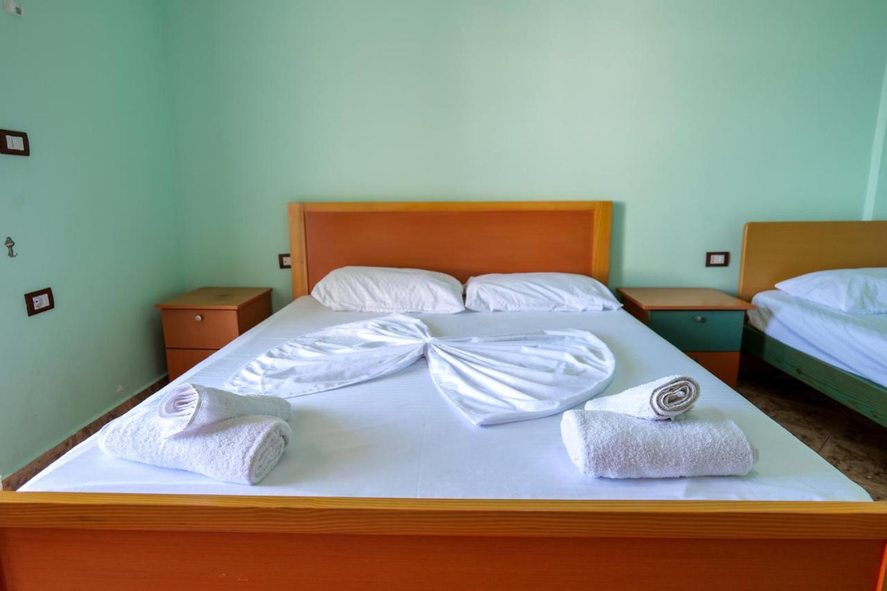 Rei Apartments Саранда Экстерьер фото